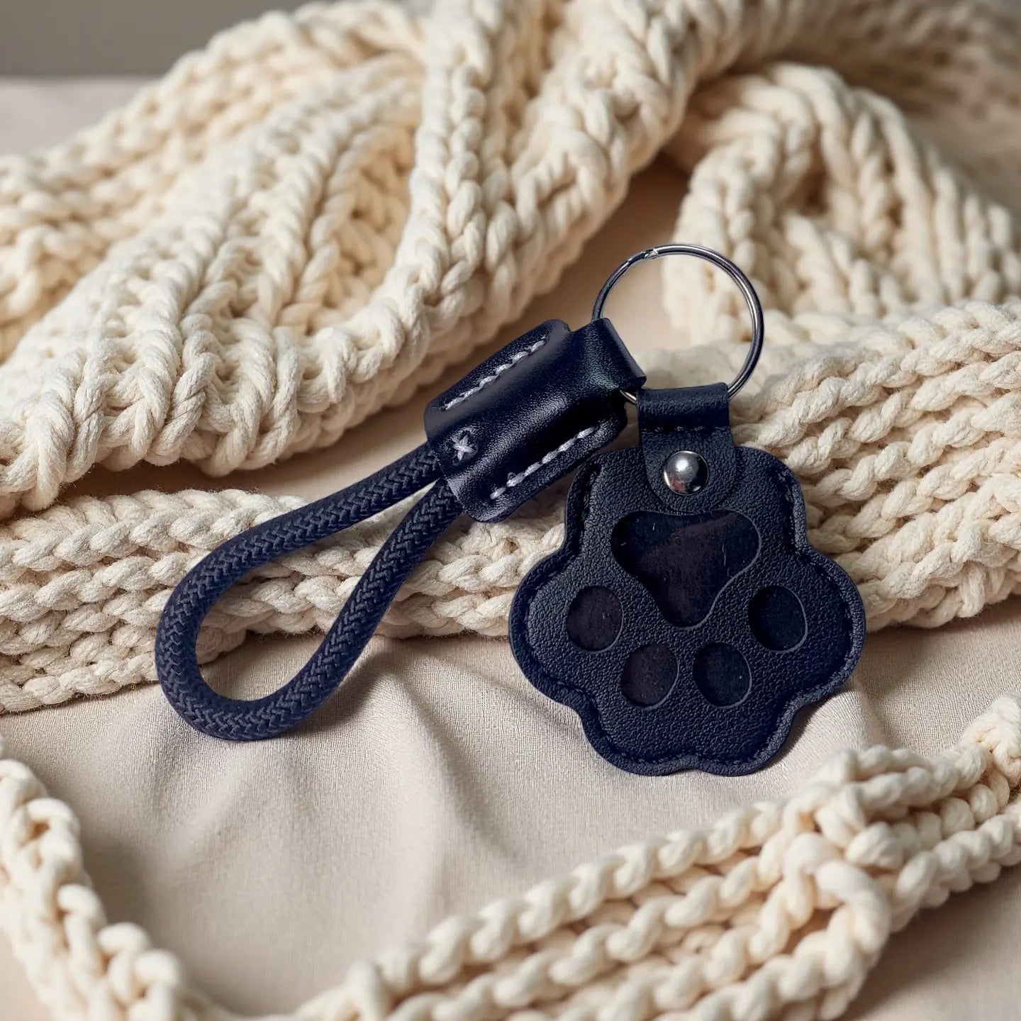 Pet Fur Memorial Keychain Keepsake for Dogs & Cats