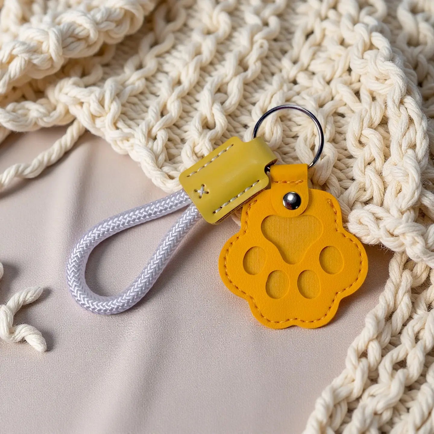 Pet Fur Memorial Keychain Keepsake for Dogs & Cats